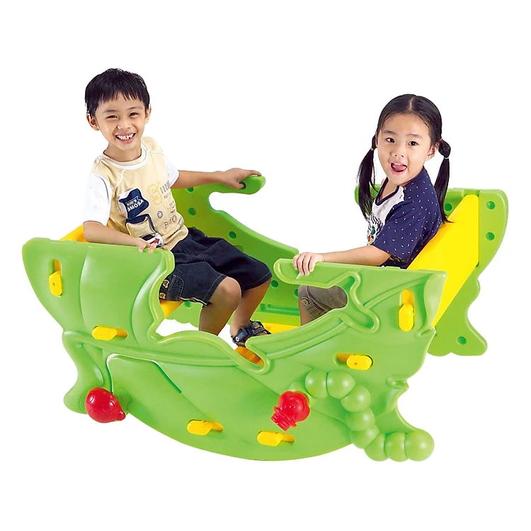Bập bênh 2 chức năng con cá heo